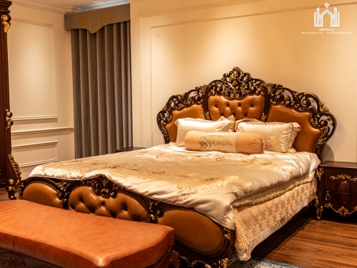 Alternative view of Giường dát vàng gỗ mun phong cách cổ điển – Kèm chăn ga gối đệm cao cấp