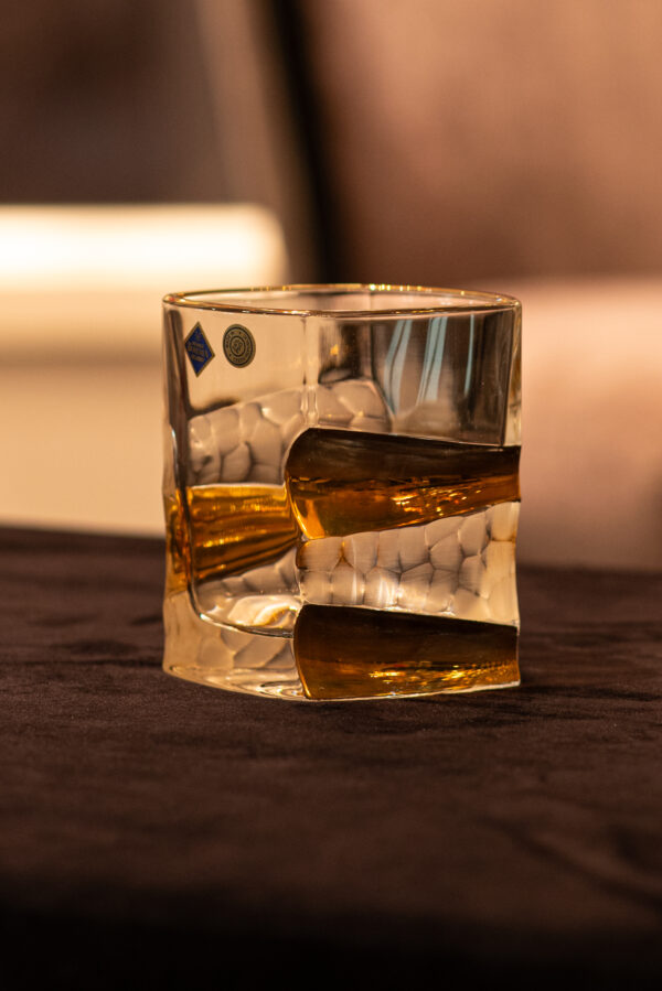 SAIL DOF WITH GOLD AND MAT CUT - 79/29J37/0/80J37/320/6919001