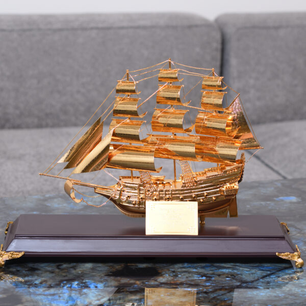 Thuyền Vàng Thuận Buồm Xuôi Gió